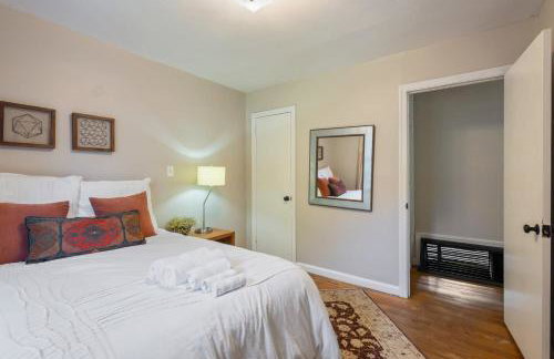 The Magnolia Manor 4BR Greenway Retreat - Photo 24