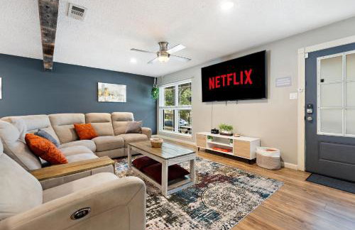 DFW Mid-Cities Oasis with Pool, Hot Tub and Fire Pit - Photo 15