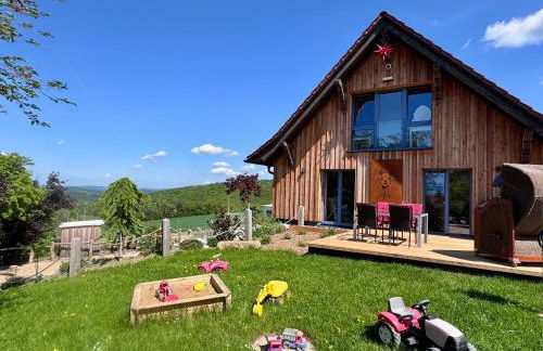 TOP moderne FeWo - Alpakahof zum Himmelreich, traumhafte Lage, Terrasse mit Weitblick, kostenfreier Parkplatz, Nähe Kurklinik, optional Sauna - Foto 3