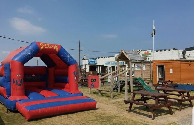 Remarkable Caravan in Abergele Towyn - Foto 7