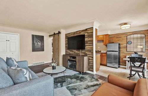 Stylish Comfy Shleby Retreat Patio Parking - Foto 9