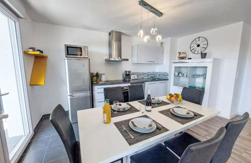 Apartment Grand Balcon- Piscine et proche du Port by Interhome - Foto 10