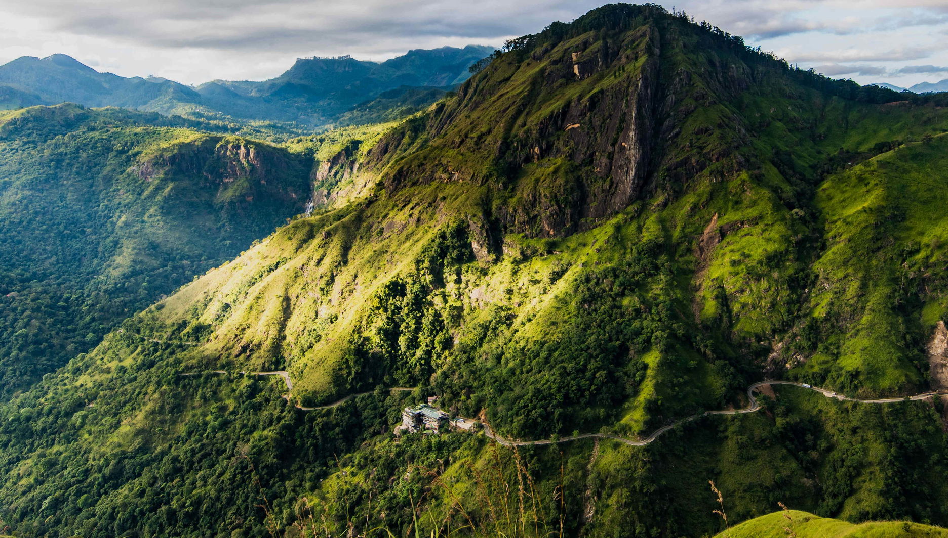Little Adam's Peak Private Hike - Foto 1