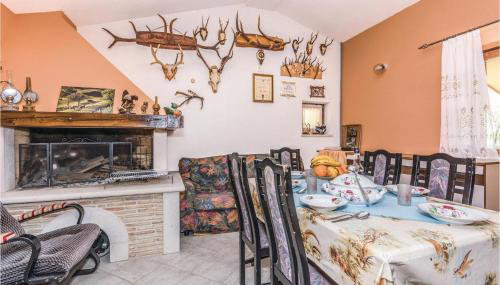 Two-Bedroom Holiday Home In Dolenja Vas - Foto 4
