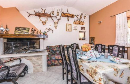 Two-Bedroom Holiday Home In Dolenja Vas - Foto 4