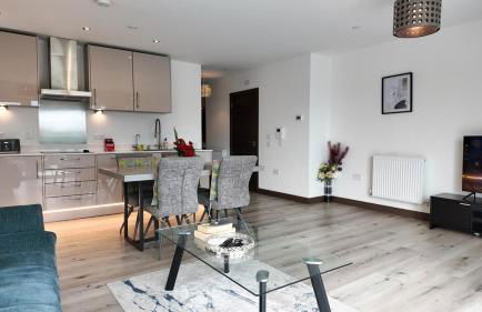 Stylish Essex Apartment, Balcony & Scenic Views - Foto 12