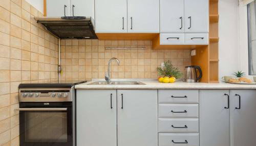 Old Town Apartment next to Metro by Noclegi Renters - Foto 3