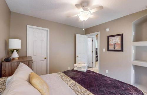 2 Bed 1 Bath with fully Stocked Kitchen - Foto 17