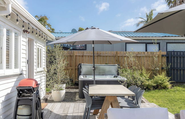 Tahatai Cottage with Spa Pool - Oneroa - Foto 17