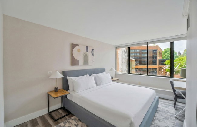 Global Luxury Suites at Georgetown - Photo 14