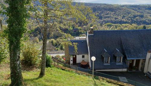 2 hébergements différents 1 gîte avec deux chambres et 1 chambre d'hôtes avec salon privé - Foto 3