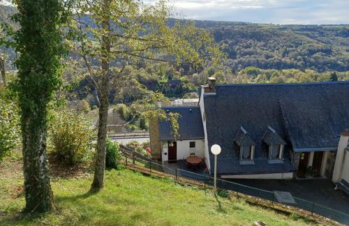 2 hébergements différents 1 gîte avec deux chambres et 1 chambre d'hôtes avec salon privé - Foto 3