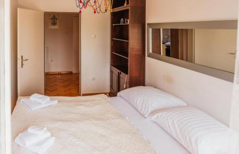 Beautiful Home In Dugo Selo With Wifi - Foto 37