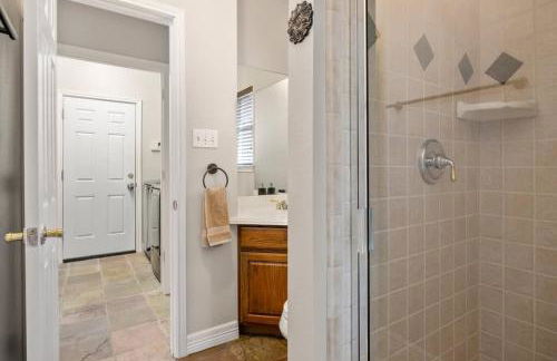 Walk to Zilker Barton Springs 5BR 3BA Villa Sleeps 14 - Foto 10