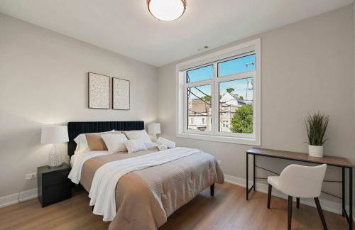 Modern Condo by Med District with Parking & Laundry - Foto 4