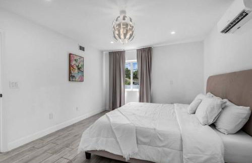 Contemporary Family Oasis Pool and Comfort - Foto 35