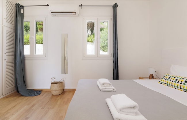 Coastal Bliss Apartments - Photo 2