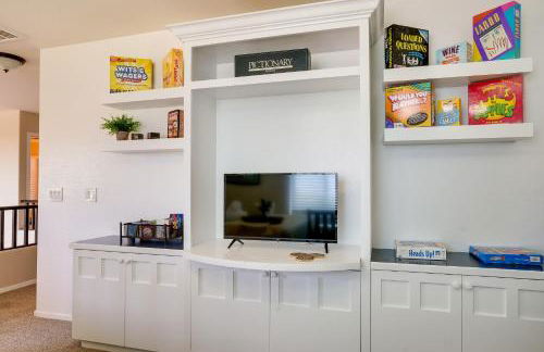 half Mi to Lake Family Home with Hot Tub in Goodyear - Foto 17