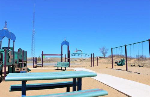 Walk to Beach Playground Lighthouse North End - Foto 5