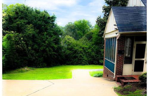 101 yr comfy Historic Home quiet private parking - Foto 9