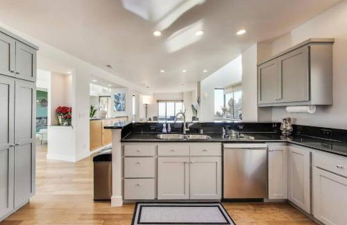 Luxurious Hillside Home wAC & Gorgeous SF Views! - Foto 25