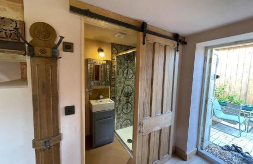 The Hideaway & Sauna at Ring O'Bells - Photo 21