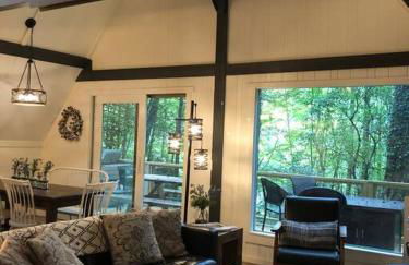 Cozy Cottage w Hot Tub, 5 min walk to Main St - Foto 12