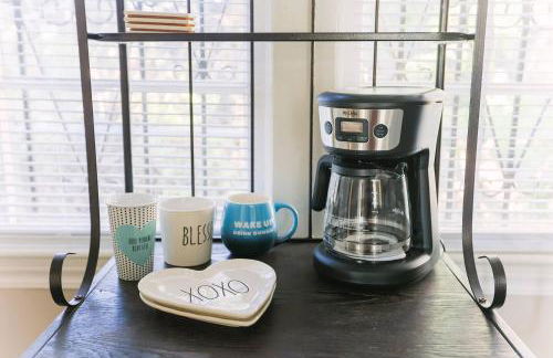 Cozy Downtown Gem Fully Equipped Free Parking - Photo 7