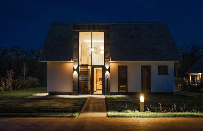 Luxury Villa With Sauna Near the Beach - Photo 27