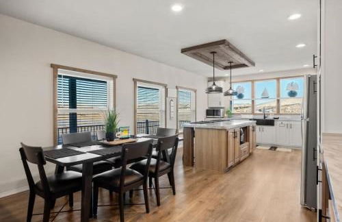 New Bear Lake Home with Beautiful Fall Views - Photo 11