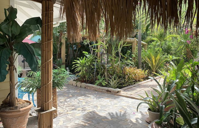 The Secret Garden Home Close to Beach, Shops, Restaurants, Pet Friendly, Close to Lucerne Ave! - Foto 47