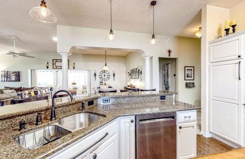 1 Mi to Lake Sumter! Family Retreat with Large Patio - Foto 12