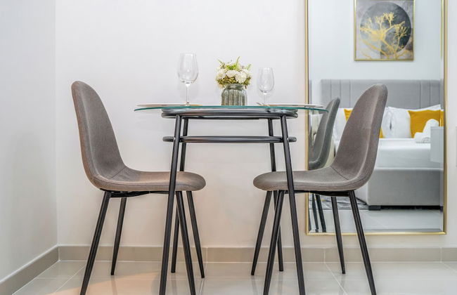 Tanin - Sleek Studio Offering Unobstructed City Views - Photo 15