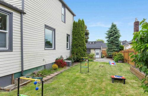 Spacious Retreat with guest house, game room, parking in N Tacoma - Foto 10