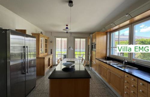 Ferienhaus Villa EMG Gelsenkirchen nah Essen Dortmund mit Pool und Garten für Familien Gruppen bis 21 Personen - Foto 32