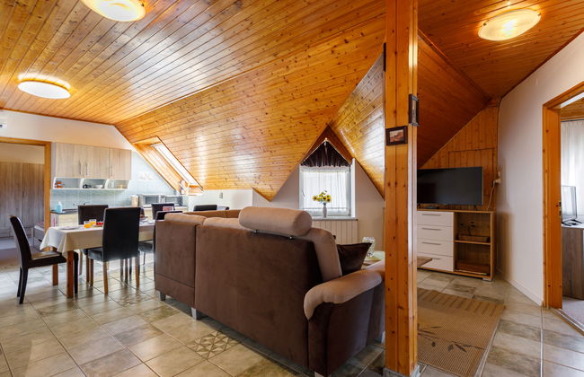 4 bedroom Apartment in Siófok with garden - Photo 4