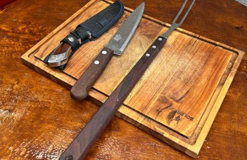 Chalé com PISCINA Privativa, com 2 QUARTOS, ESTACIONAMENTO em Condomínio com PORTARIA 24h, Sauna, Quadras, 3 PISCINAS no condomínio, Pesca e Parquinho Infantil - SmarTV na sala de estar, TV na área CHURRASQUEIRA, Wi-Fi e Cozinha Completa - Foto 57