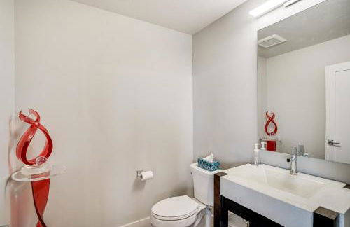 Road America Retreat Modern Villa with Garage! - Foto 10