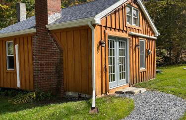 Cozy stream-side cabin - Foto 13