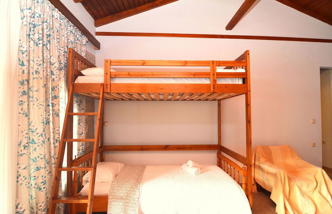 Sofia Limeni - Photo 5