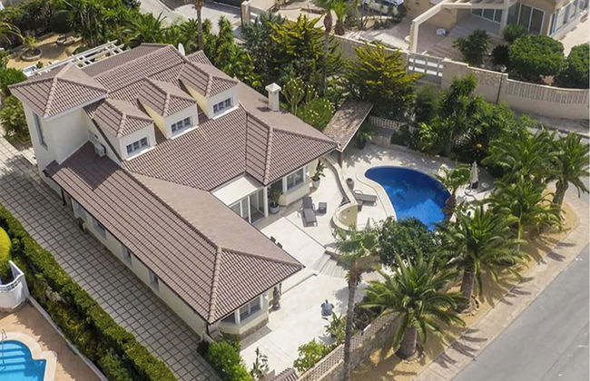 4bed Villa Sleeps 8- Pool, Garden, Bbq, Near Beach - Foto 49