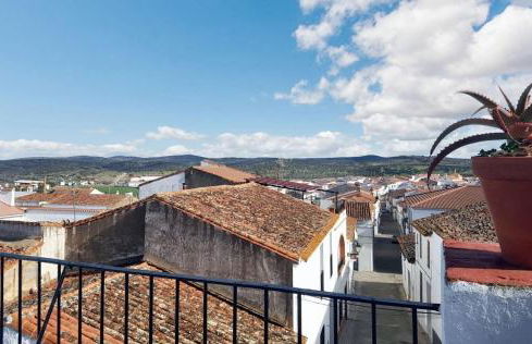 Charming house with mountain view in Encinasola, fireplace - Photo 30