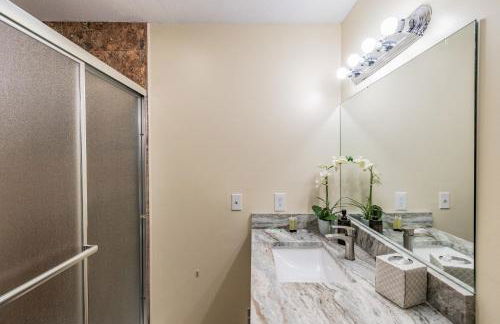 A Large Tropical Estate with 2 Acres of Space home - Foto 68