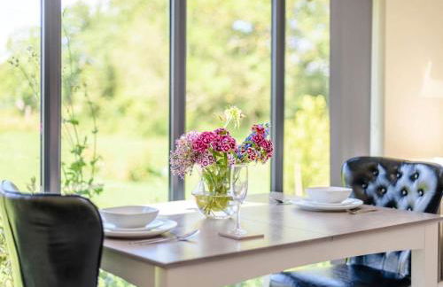 Romantic cottage for 2 with hot tub - Photo 7