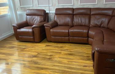 Luxury 3 Bedroom Flat with Garden - Photo 11