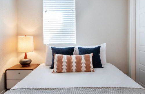 Mid-Century Modern Home - Hot Tub and Game Room - Foto 55