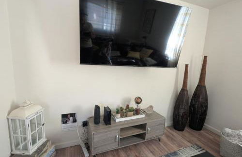 The Desert Jewel Pool Spa And Coachella Retreat - Photo 21