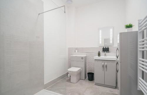 Airport - Town Centre - Train Station - Free Parking - Foto 22