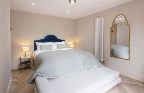 Our House Collective - Luxury Stay in Lincoln City Centre, Hot tub, Sleeps 16 - Foto 52