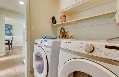 Mary Esther Home with Private Pool and Fireplace! - Foto 14